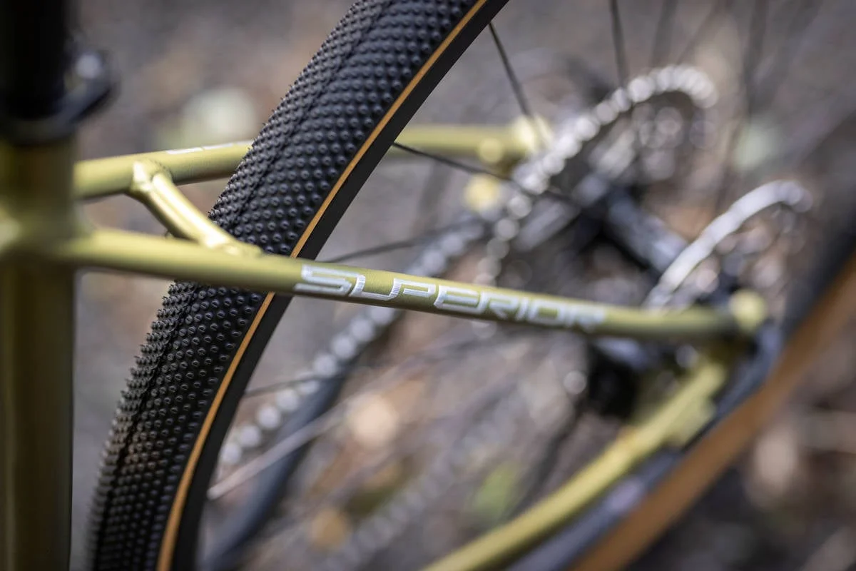 x-road-comp-gr-matte-olive-metallic-5-cb4b8069-8904-4edb-acee-aacb02bab906.webp